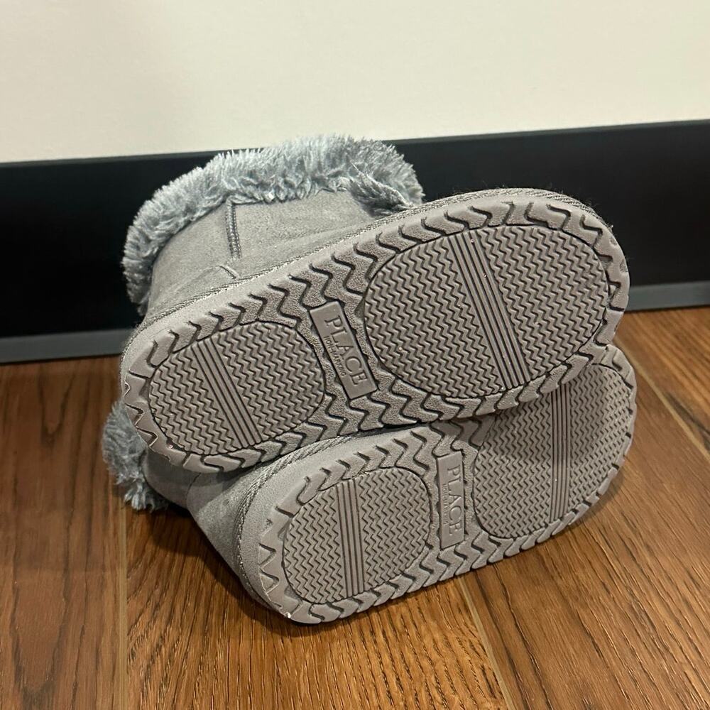 The Children’s Place Koala Boots Size 8 - Picture 3 of 7